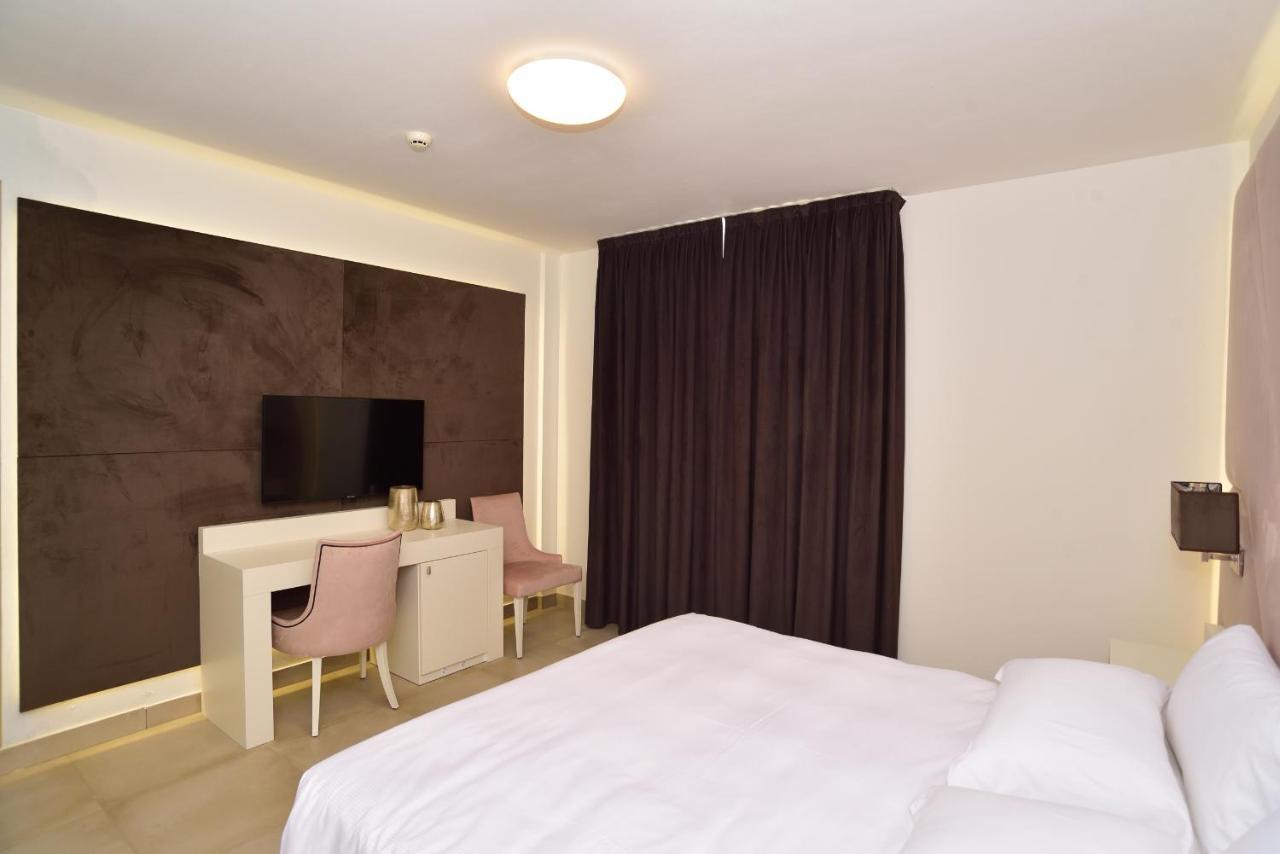 M2 Hotel 캠피비센지오 외부 사진